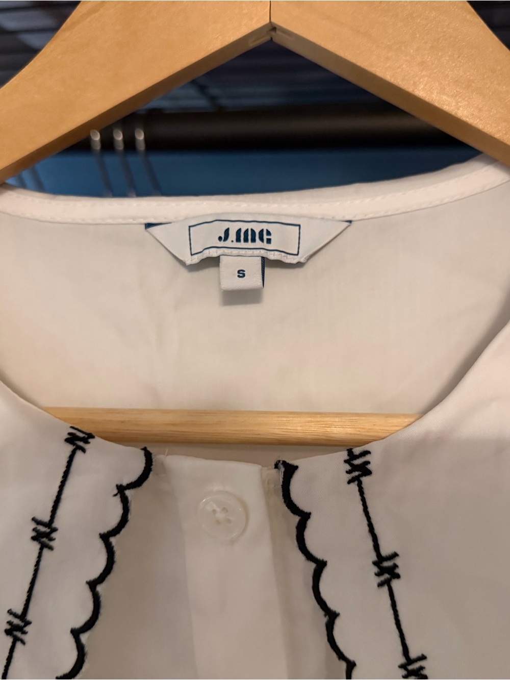 BNWOT J.ING Embroidered Collar Top - Picture 3 of 5